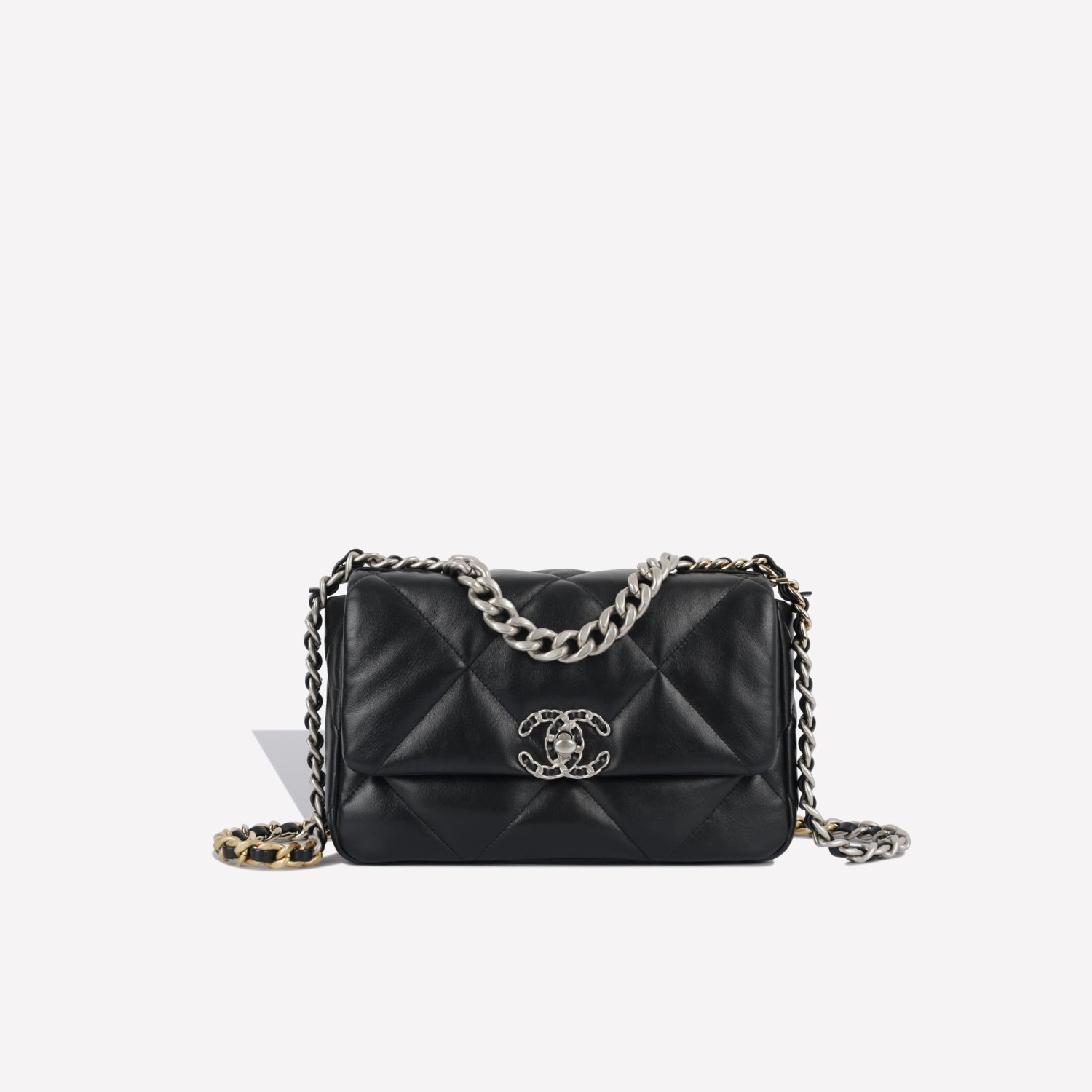 19 HANDBAG, BLACK