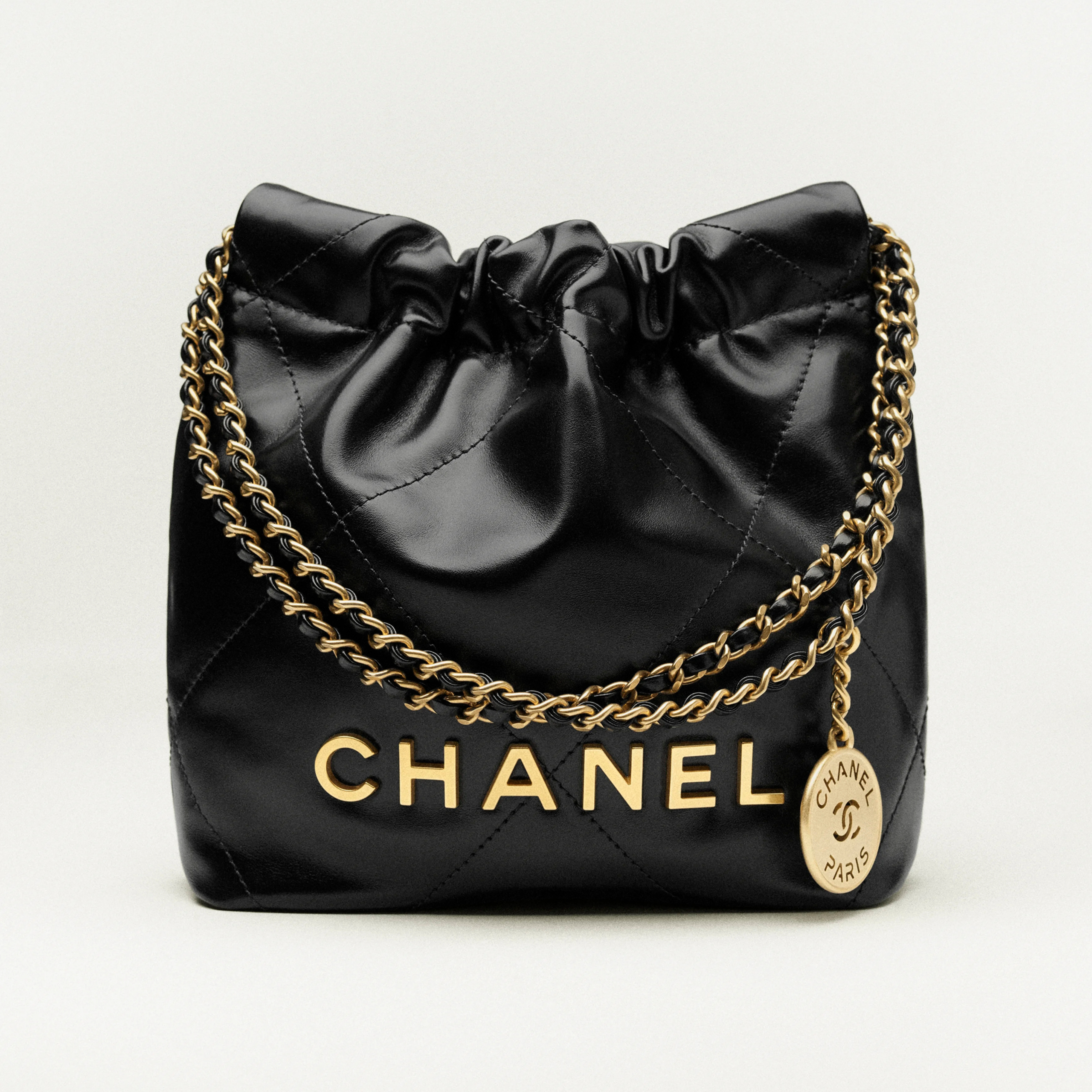 [CC] 22 MINI HANDBAG, SHINY CALFSKIN – BLACK